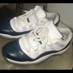 Retro low top 11s